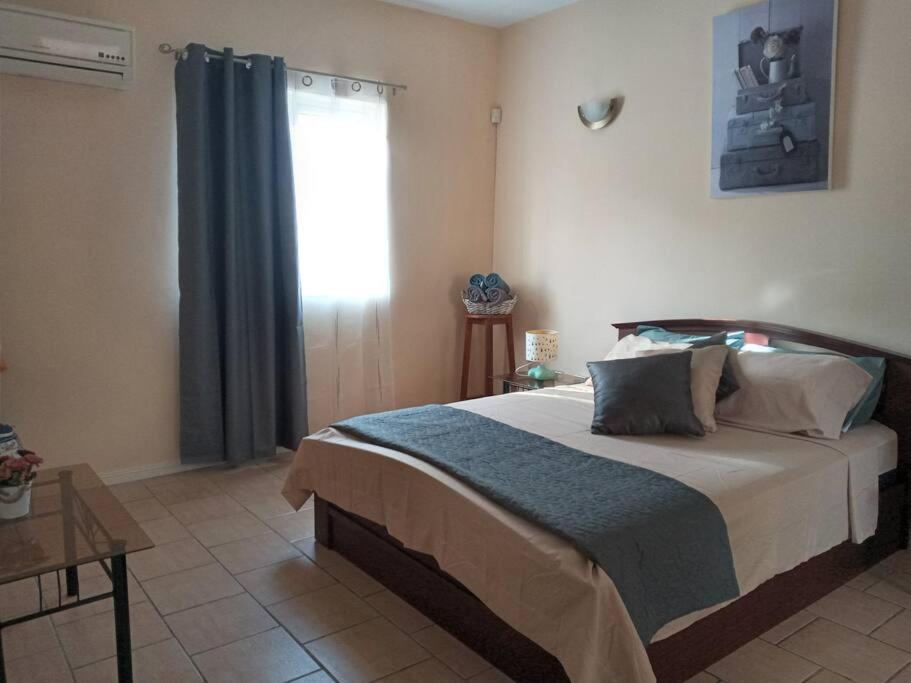Sunshine Luxurious Villa:4 Mins Walk From Beach Flic en Flac Exterior photo