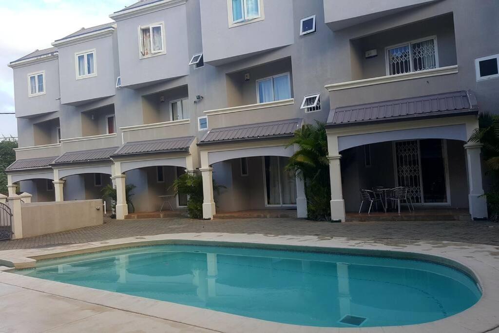 Sunshine Luxurious Villa:4 Mins Walk From Beach Flic en Flac Exterior photo